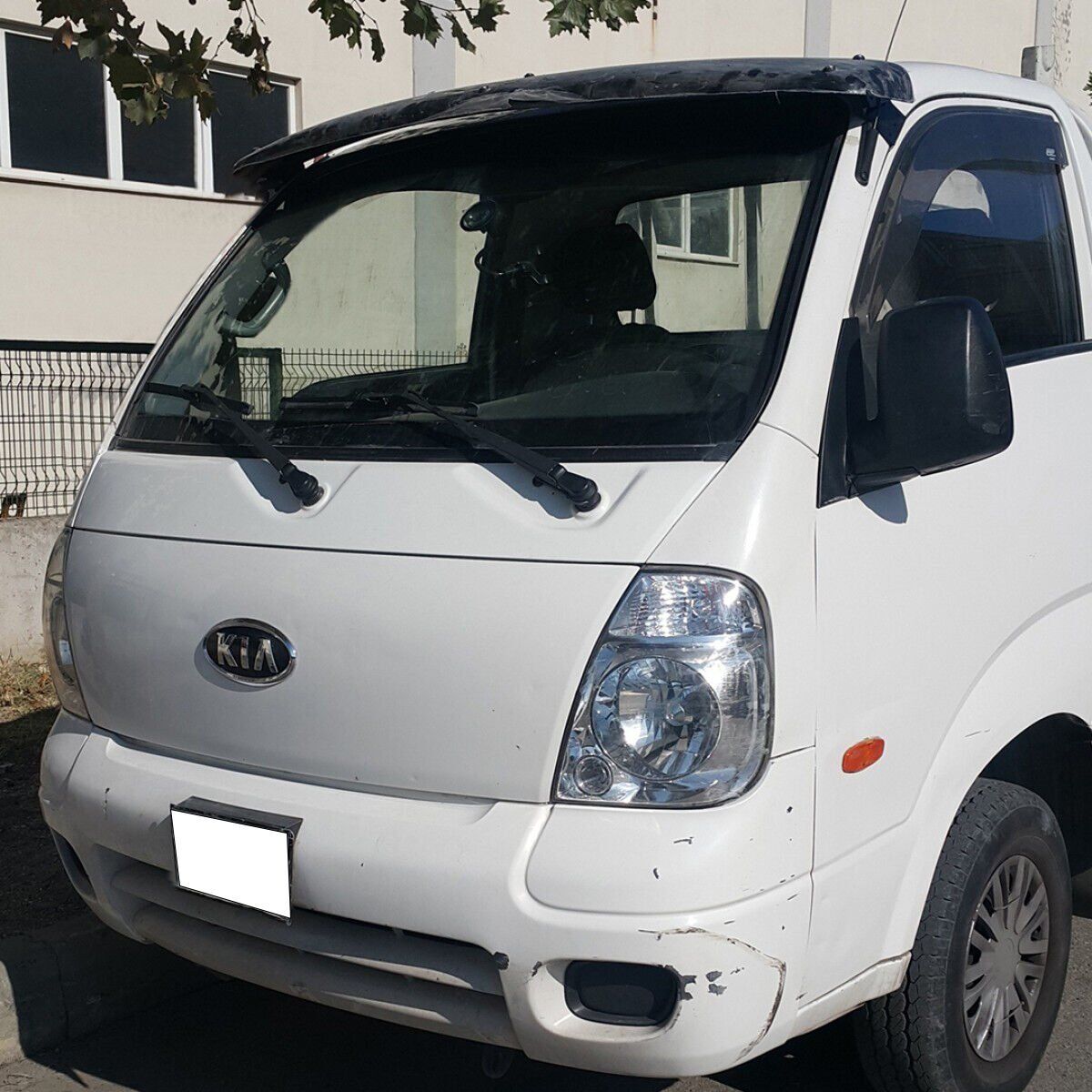 Kia Bongo 2003-2013 Uyumlu Yedek Parça Ön  Cam Güneşliği