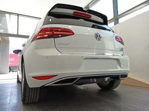 Volkswagen Golf 7 Uyumlu Yedek Parça 2013-2017 Difüzör Parlak Siyah