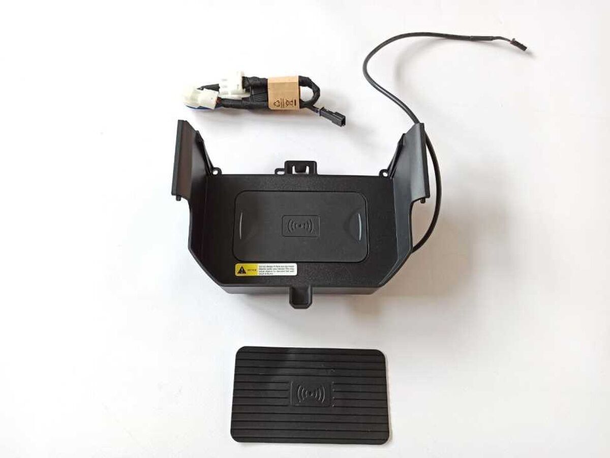 Bmw 5 Serisi G30 2017+ Uyumlu Yedek Parça Telefon Şarjı