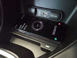 Kia Sportage 2016-2019 Uyumlu Yedek Parça Kablosuz Şarj Standı