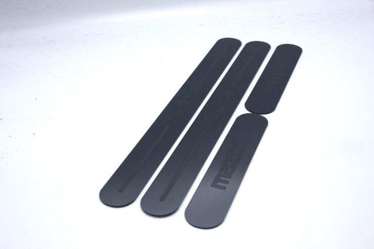 Mazda Füme Işıksız Kapı Eşiği