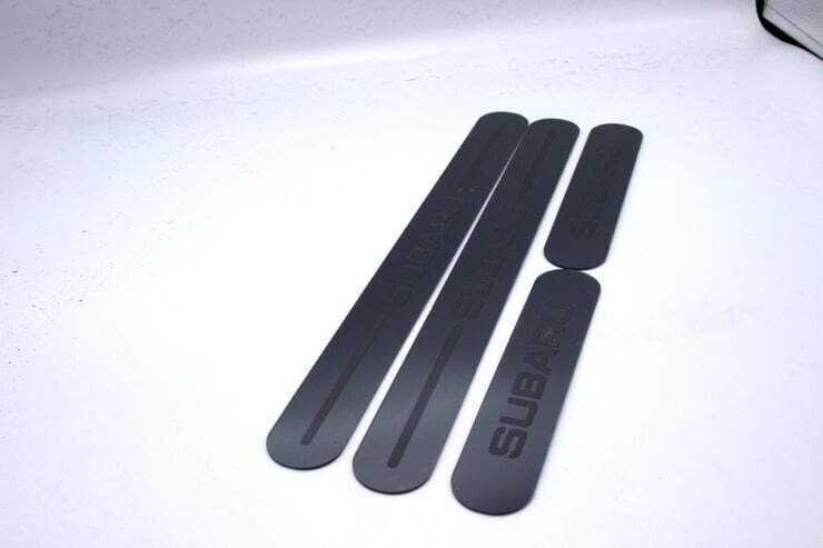 Subaru Füme Işıksız Kapı Eşiği