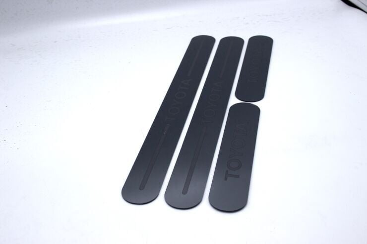 Toyota Uyumlu Yedek Parça Füme Işıksız Kapı Eşiği