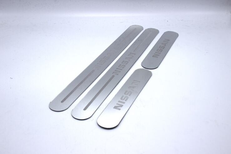 Nissan Gri Işıksız Kapı Eşiği