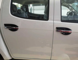 İsuzu D-Max 2012-2017 Kapı Kolu İç Kaplama Siyah