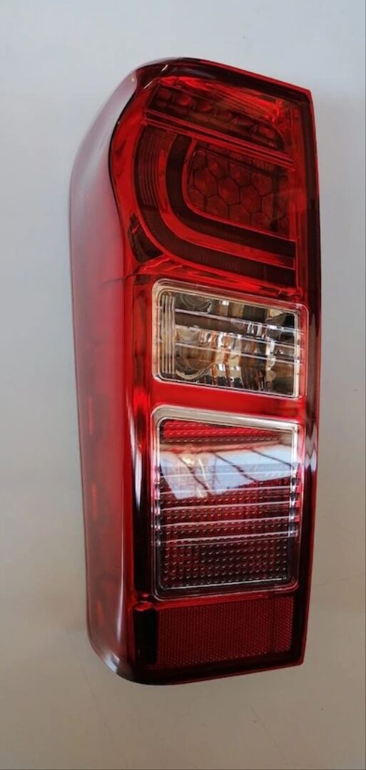 Isuzu D-Max 2017-2019 İçin Uyumlu Stop Ledili Sol (Kırmızı Sis)