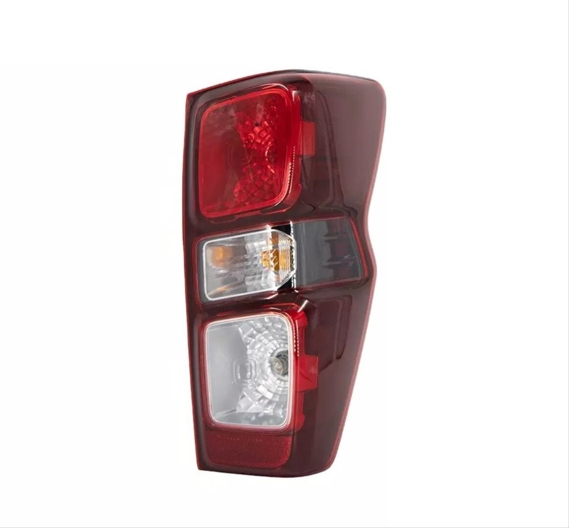 Isuzu D-Max 2021+ İçin Uyumlu Stop Ledsiz Sağ (Kırmızı Sis)