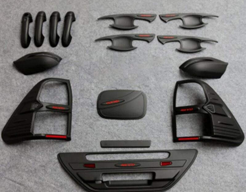 Toyota Hilux Revo 2015 ve Sonrası Siyah Kaplama Seti