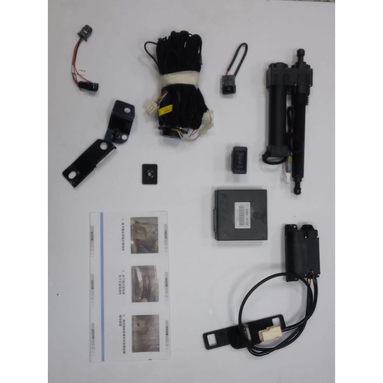 Audi A3 2021+ Uyumlu Yedek Parça Tek Motor Otomatik Bagaj Açma