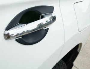 Mitsubishi L200 2019+ İç Kapı Kolu Kaplama - Siyah
