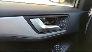 Ford Focus Uyumlu Yedek Parça   2019+ Kapı Kolu İç Açma Kaplama-tıtanyum Sıyah
