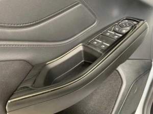 Ford Focus Uyumlu Yedek Parça   2019+ Kapı Kolçak Kaplama Siyah