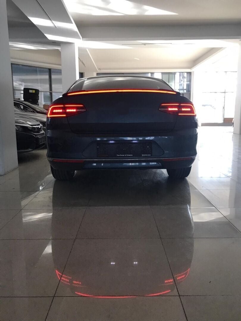 Volkswagen Passat Uyumlu Yedek Parça B8 İçin Uyumlu Led Spoiler (Piano Black)