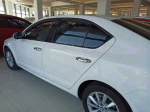 Skoda Octavia 2015-2017 Uyumlu Yedek Parça Kapı Dış Kolu Kaplama Nikelaj
