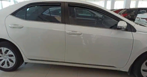 Toyota Corolla 2014-2018 Uyumlu Yedek Parça Kapı Çıtası Piano Black