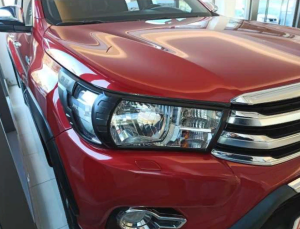 Toyota Hilux Revo 2016-2019 Uyumlu Yedek Parça Far Çerçevesi Kaplama Siyah