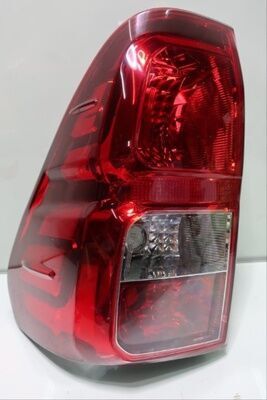 HILUX 2016-2019 İçin Uyumlu Sol Stop