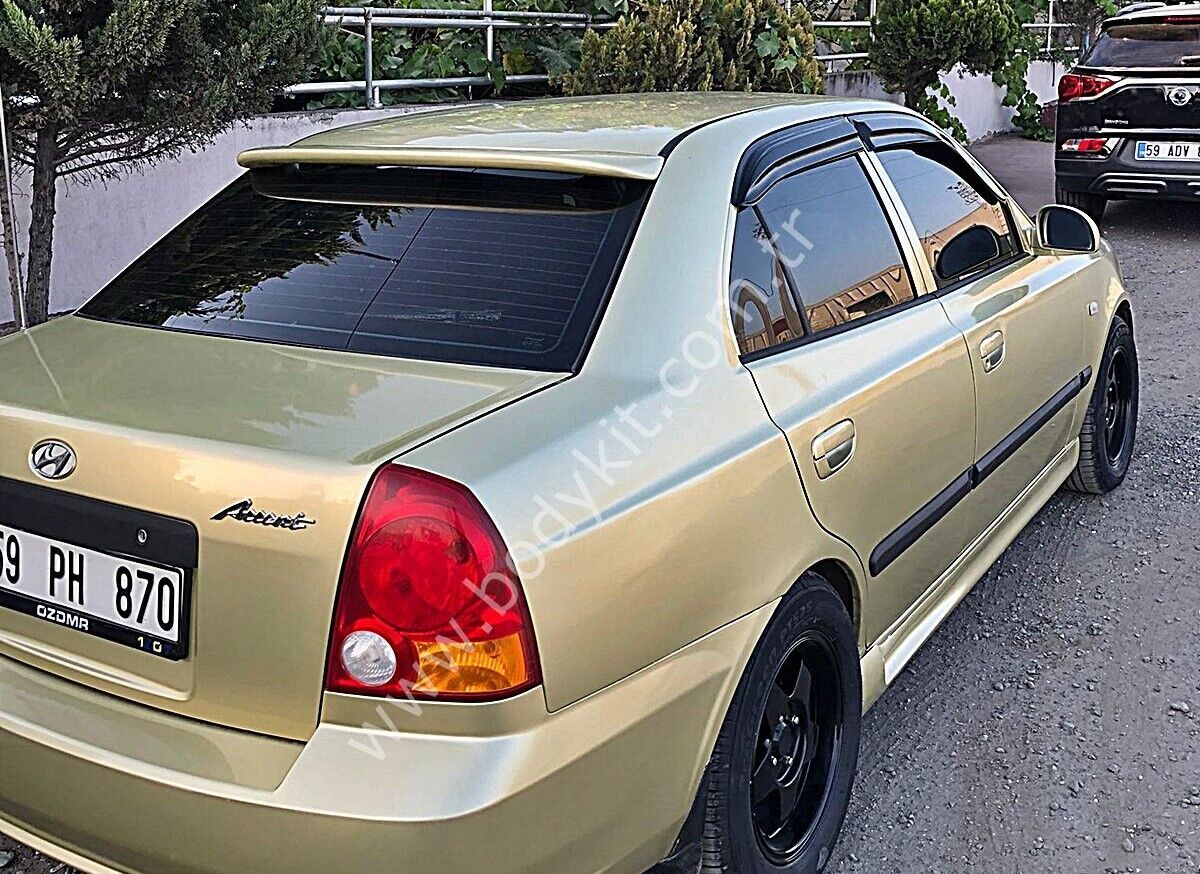 Hyundai Admira Uyumlu Yedek Parça Cam Üstü Spoiler