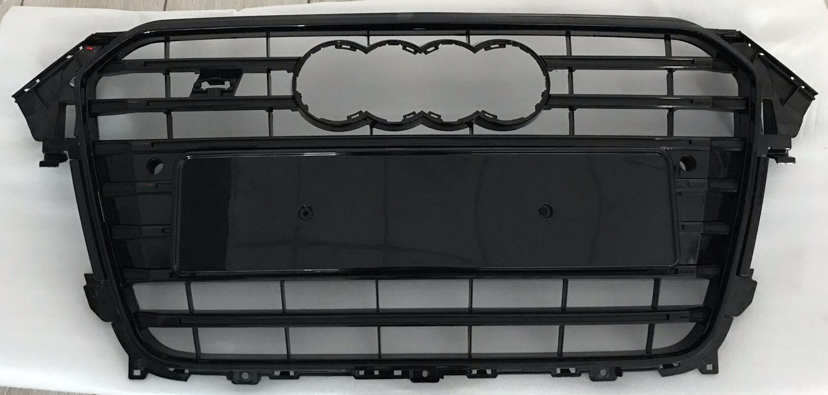 Audi A4 S4 2011-2015 Siyah Panjur