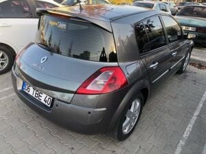 Renault Megane 2 Hb R20 Uyumlu Yedek Parça Spoiler Boyalı Fiber