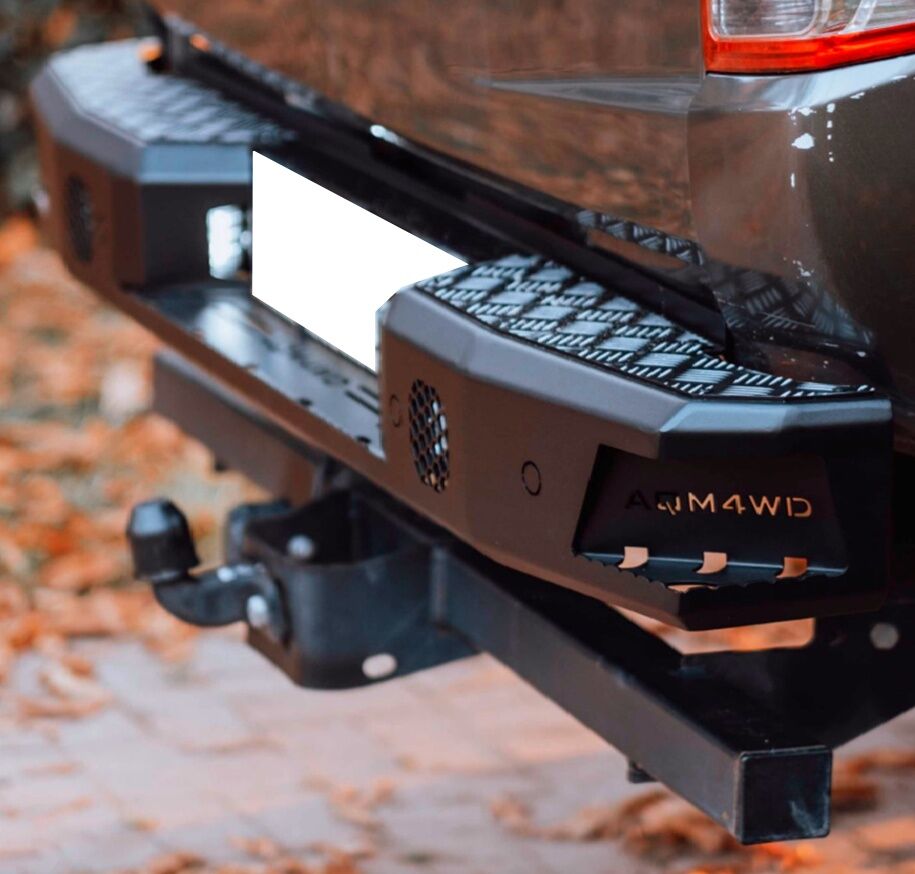 Toyota Hilux Yeni Nesil Arka Demir Tampon AQM4WD