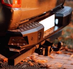 Toyota Hilux Yeni Nesil Arka Demir Tampon AQM4WD