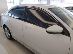 Volkswagen Jetta Cam Rüzgarlığı