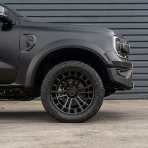 Ford Ranger T9 2023+ Raptor Stil Ön Tampon ve Dodik Takımı Sinyalsiz