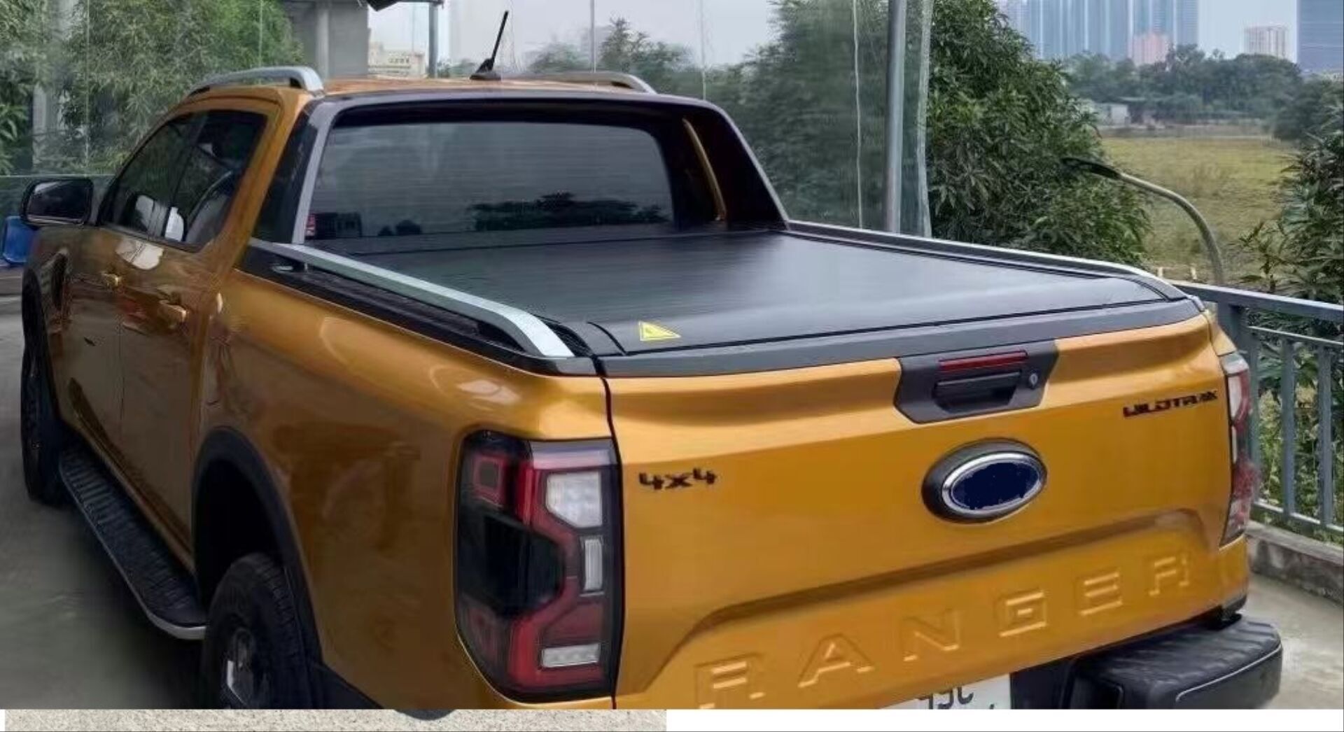 Ford Ranger 2022+ Wildtrack için Uyumlu Yedek Parça Elektrikli Bagaj Sürgüsü