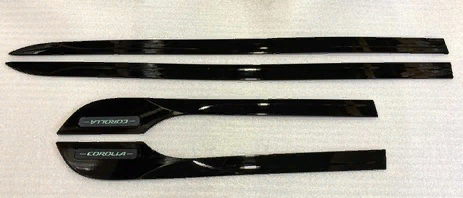 Toyota Corolla 2019+ Kapı Çıtası Piano Black